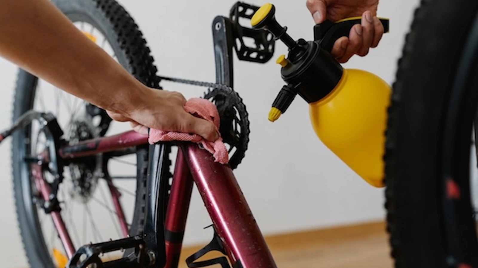Cleaning bike chain